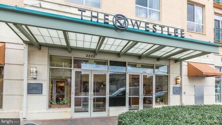 Property Photo: 2200 N Westmoreland Street 232 VA 22213