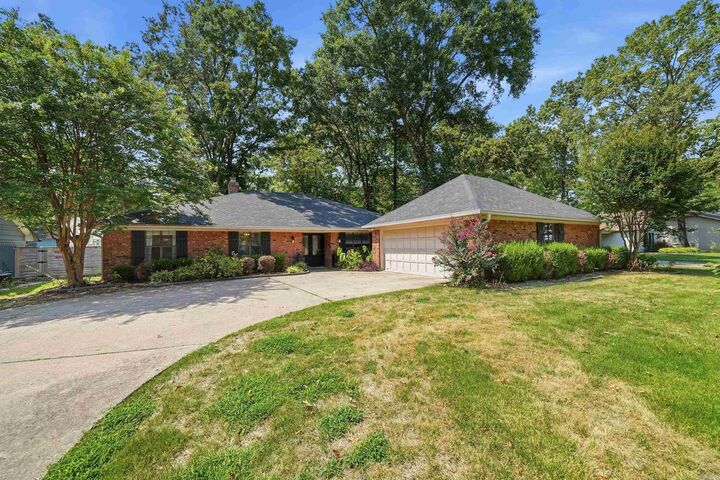 Property Photo: 7 Woodbridge Drive AR 72034