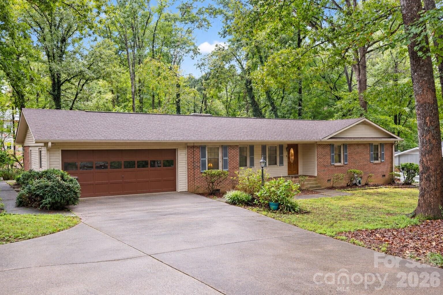 Property Photo: 2604 Shearer Drive NC 28625