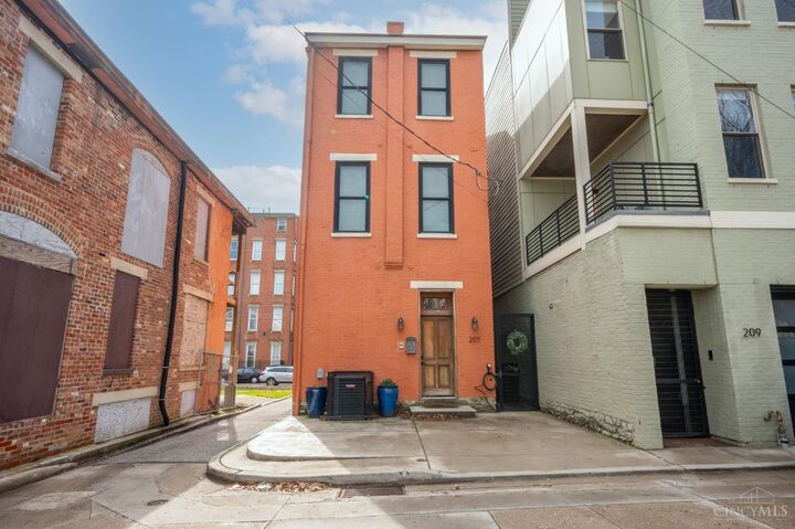 Property Photo:  207 Kemp Alley  OH 45202 