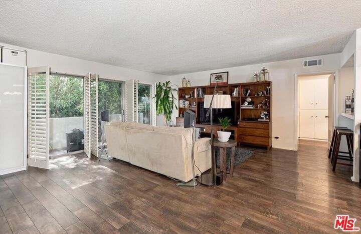 Property Photo: 4445 Cartwright Ave, Unit 310 CA 91602