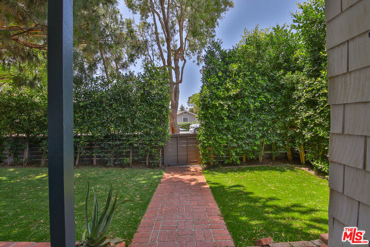 Property Photo:  1817 17th St  CA 90404 