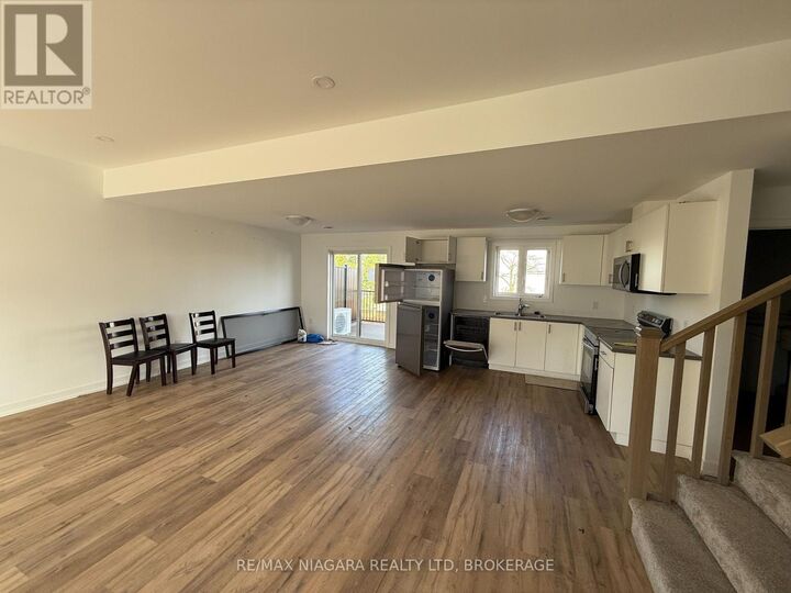 Property Photo:  4263 Fourth Avenue 824  ON L2E 0C2 