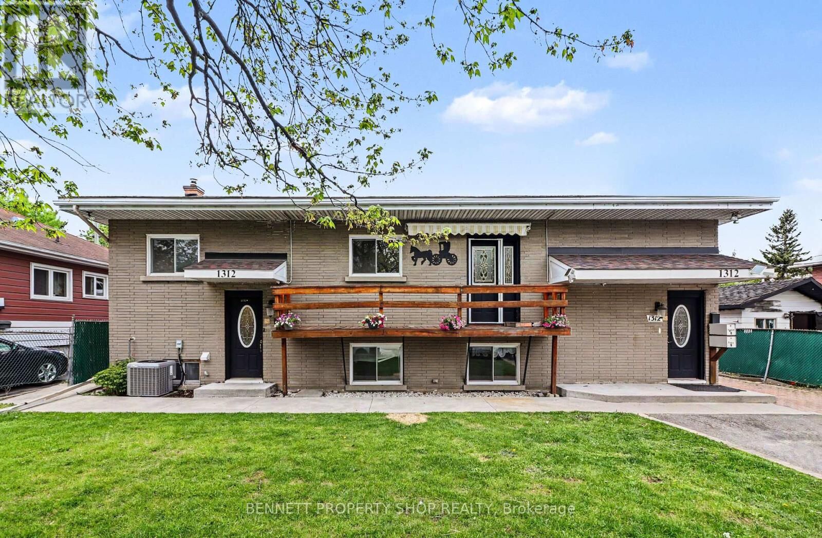 Property Photo:  1312 Avenue R Avenue  ON K1G 0B9 