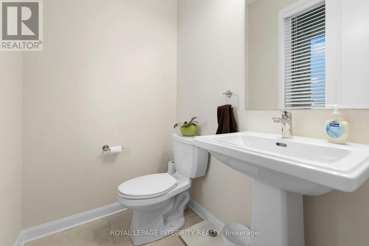 Property Photo: 142 Shallow Pond Place East ON K4A 5N9