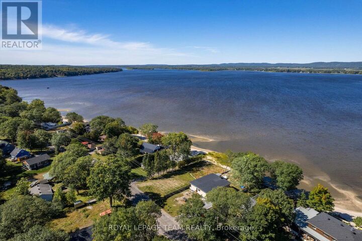 Property Photo:  794 Bayview Drive  ON K0A 3M0 