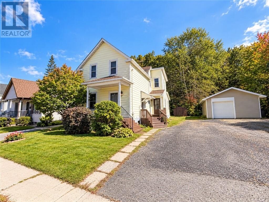 Property Photo:  264 Mountain  ON P3B 2T7 