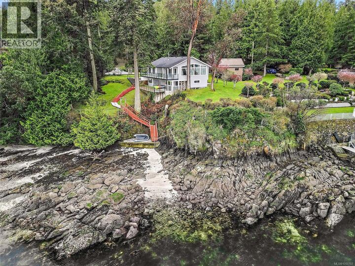Property Photo: 976 Lands End Road BC V8L 5L3