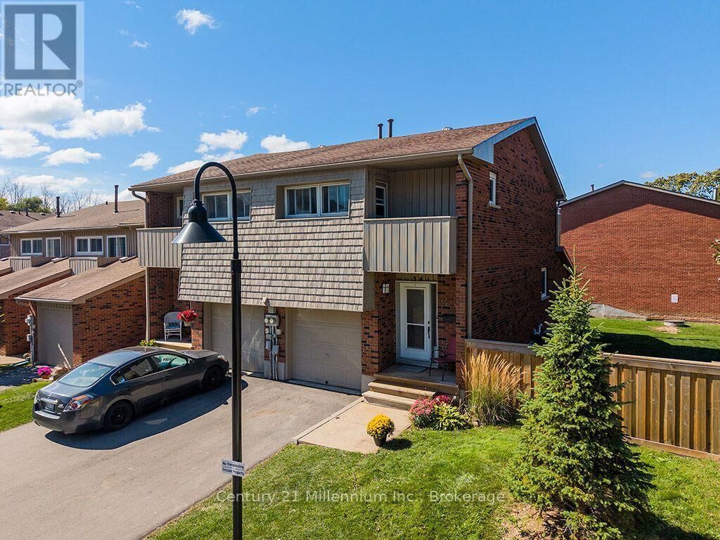 Photo de la propriété: 541 Tenth Street ON L9Y 4K6