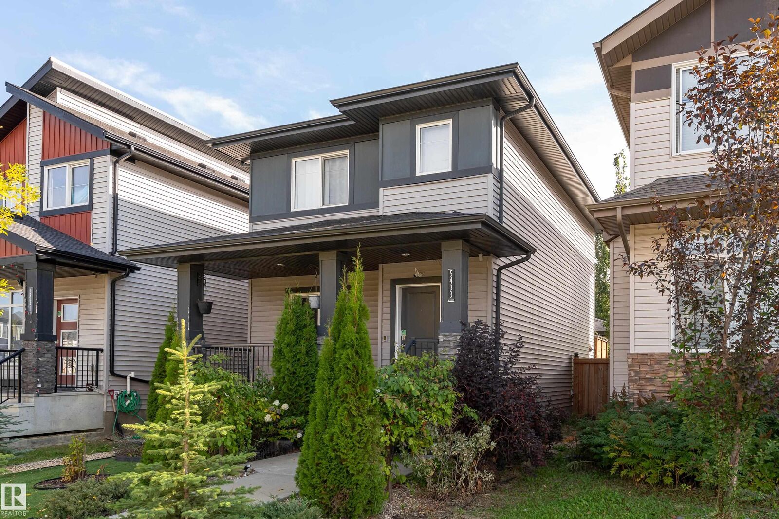 Property Photo:  5433 Chappelle Road SW  AB T6W 2Y6 
