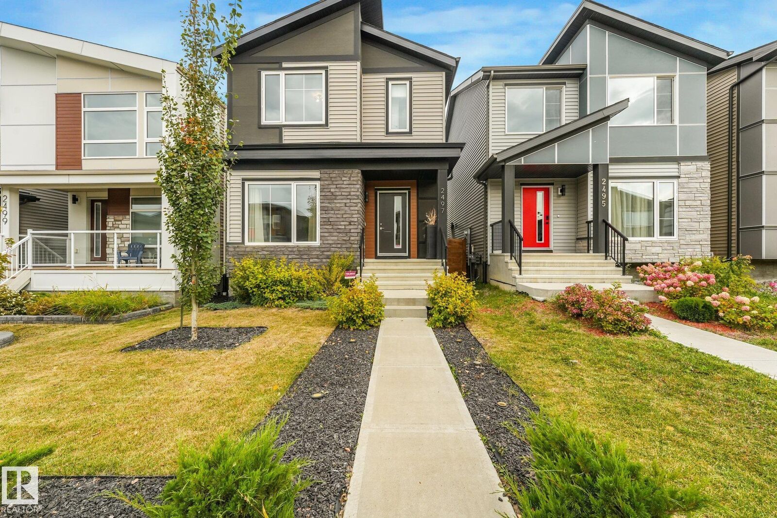Property Photo:  2497 Kelly Circle Circle SW  AB T6W 4K2 