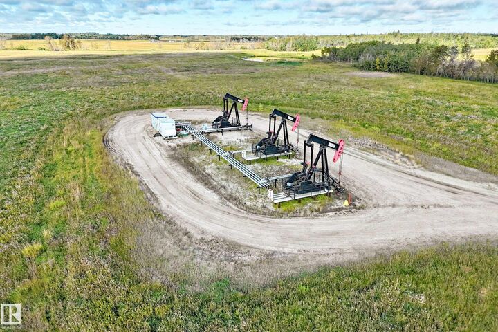 Property Photo:  Twp 570 Range Road 220  AB T0A 2W1 