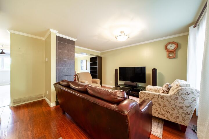 Property Photo:  11111 26 Avenue NW 5  AB T6J 5M7 