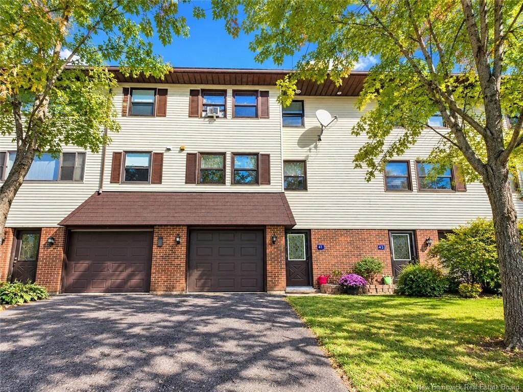 Property Photo:  41 Hillsview Crescent  NB E2E 3N4 