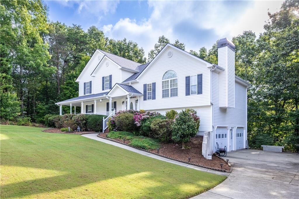 Property Photo:  135 Franklin Court  GA 30143 