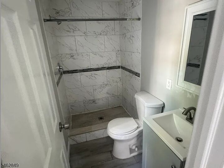 Property Photo:  455 Henry St 1R  NJ 07201 