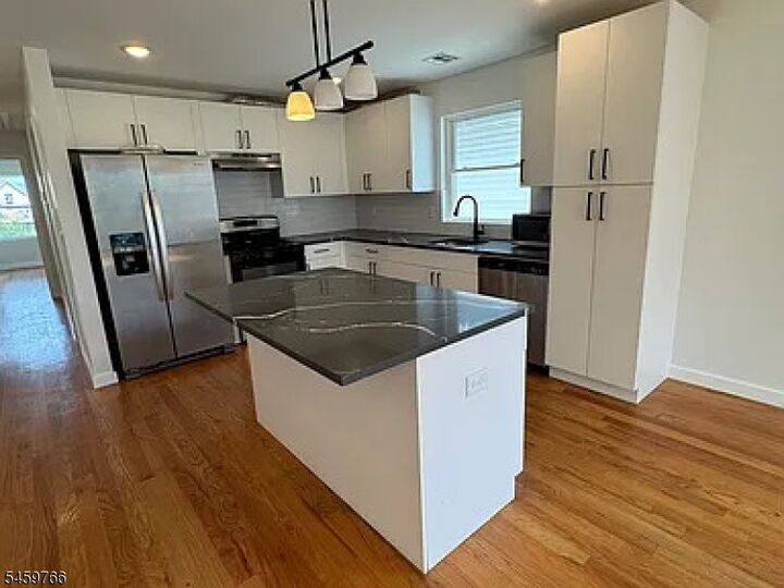 Property Photo:  753 Seaport Dr 2  NJ 07201 