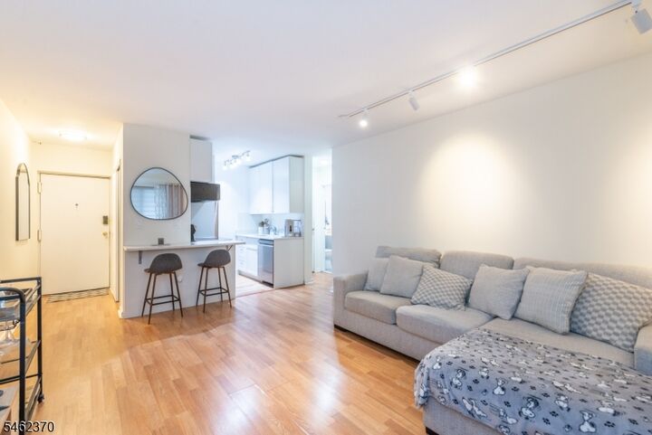 Property Photo: 245 Anderson St 1A NJ 07601