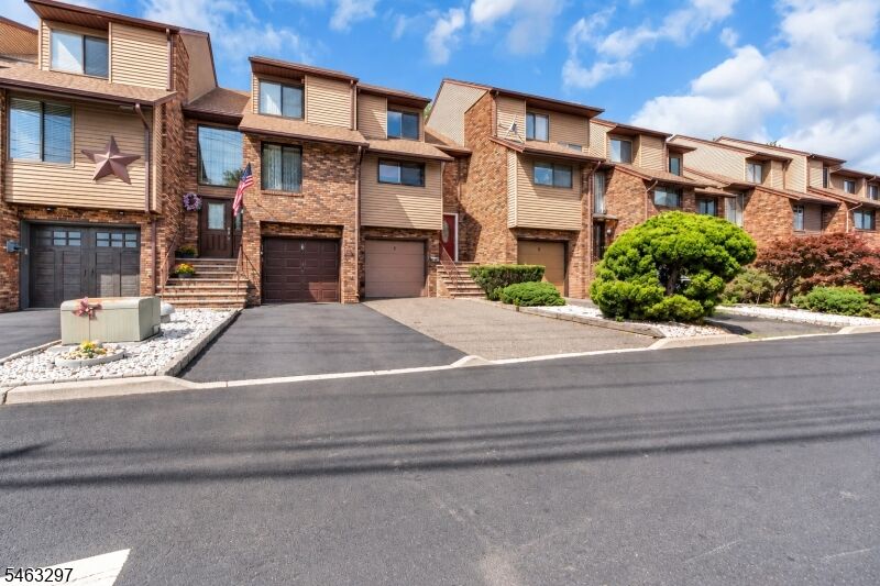 Property Photo:  7 Ross Rd  NJ 07057 