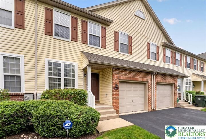 Property Photo:  8141 Cross Creek Circle  PA 18031 