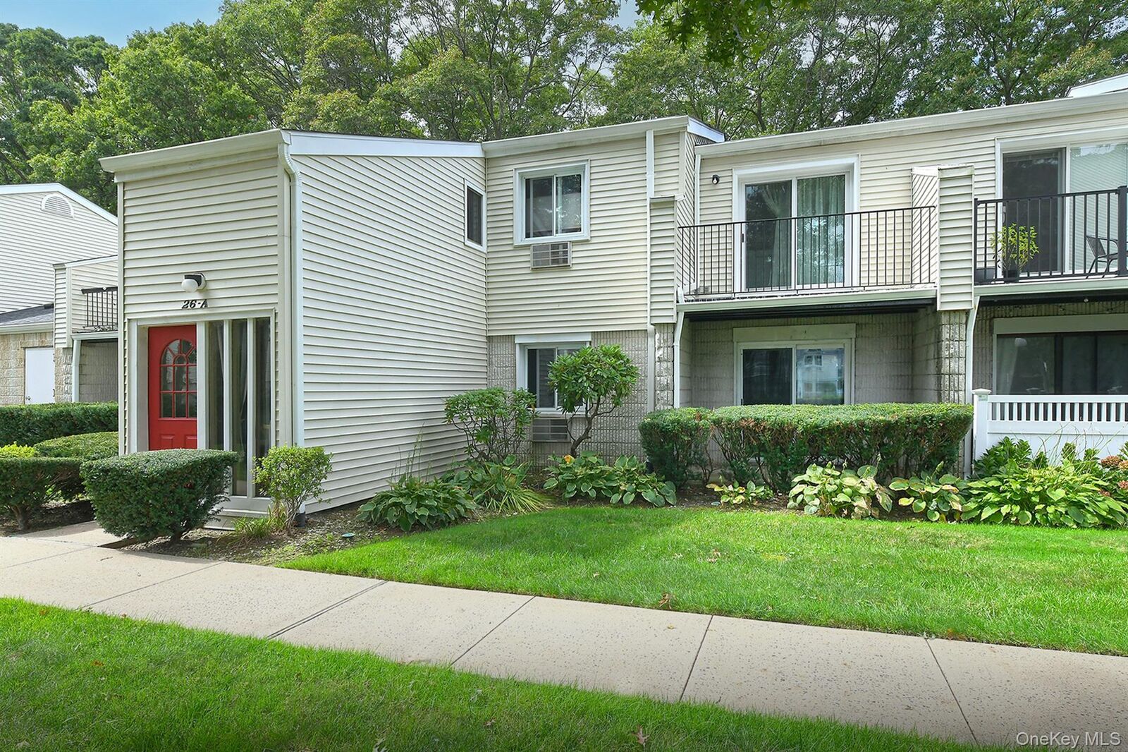 Property Photo:  26 Richmond Boulevard 2A  NY 11779 