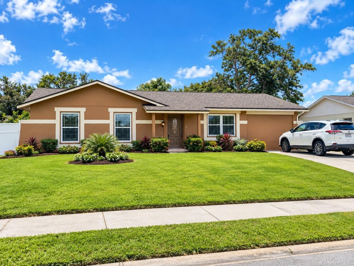 Property Photo:  4011 Westminster Drive  FL 34241 