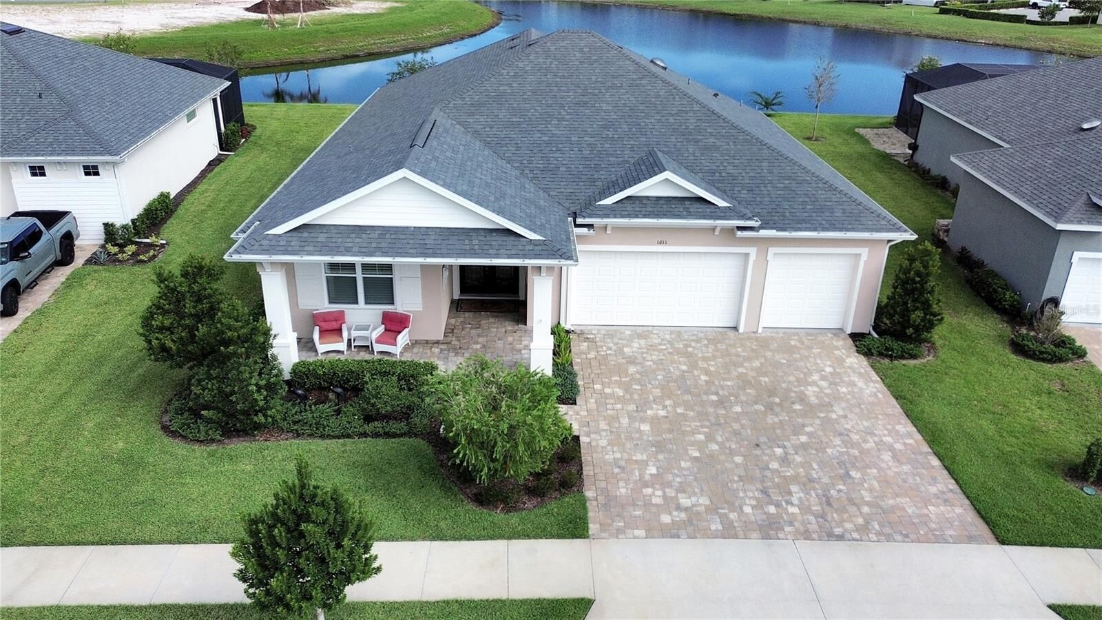 Property Photo: 1011 Megano Boulevard FL 32724
