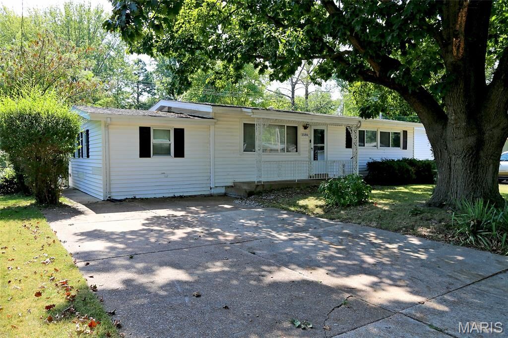 Property Photo: 1586 Champlin Drive MO 63136