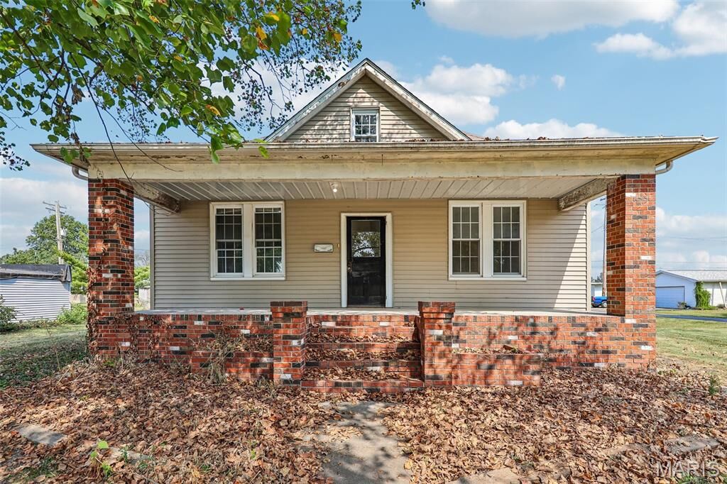 Property Photo: 509 E 4th North Street IL 62069
