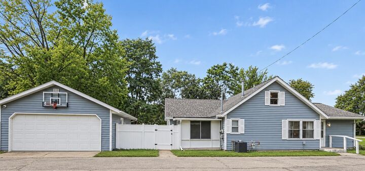 Property Photo:  533 W Cherry Street  MI 49348 
