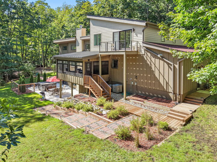 Property Photo:  15741 Auld Way  MI 49129 