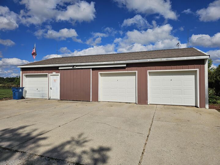 Property Photo:  10457 S Gordon Avenue  MI 49327 