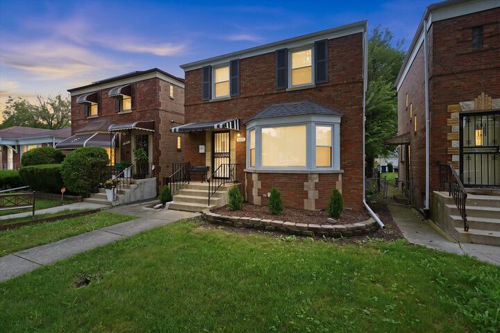 Property Photo:  8113 S Campbell Avenue  IL 60652 