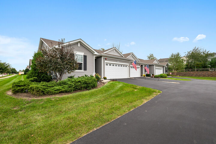 Property Photo:  230 Sussex Court  IL 60542 