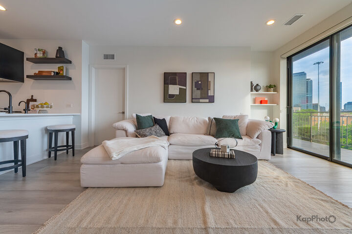 Property Photo:  859 W Erie Street 506  IL 60642 