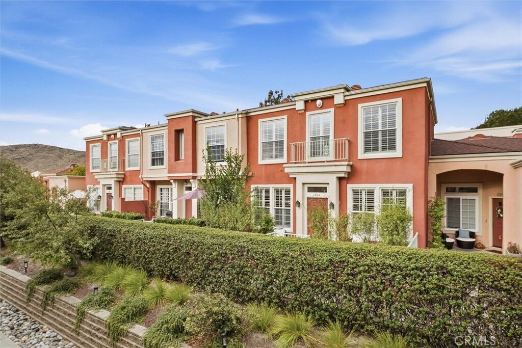 Property Photo:  2864 Victoria Avenue  CA 93401 