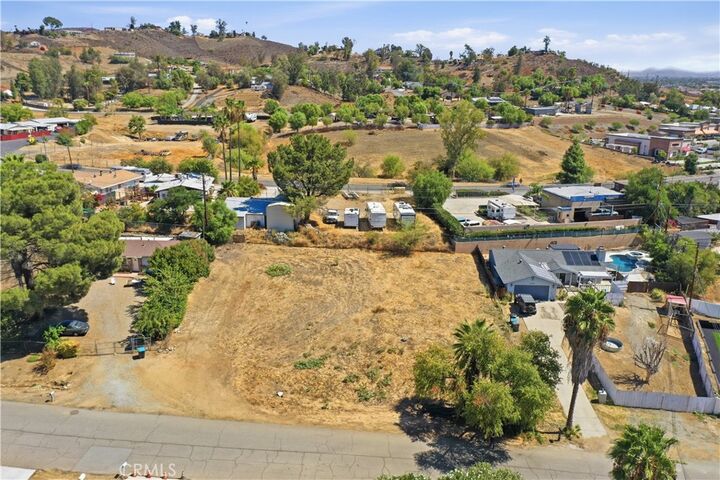 Property Photo:  175 Platino Dr  CA 92586 