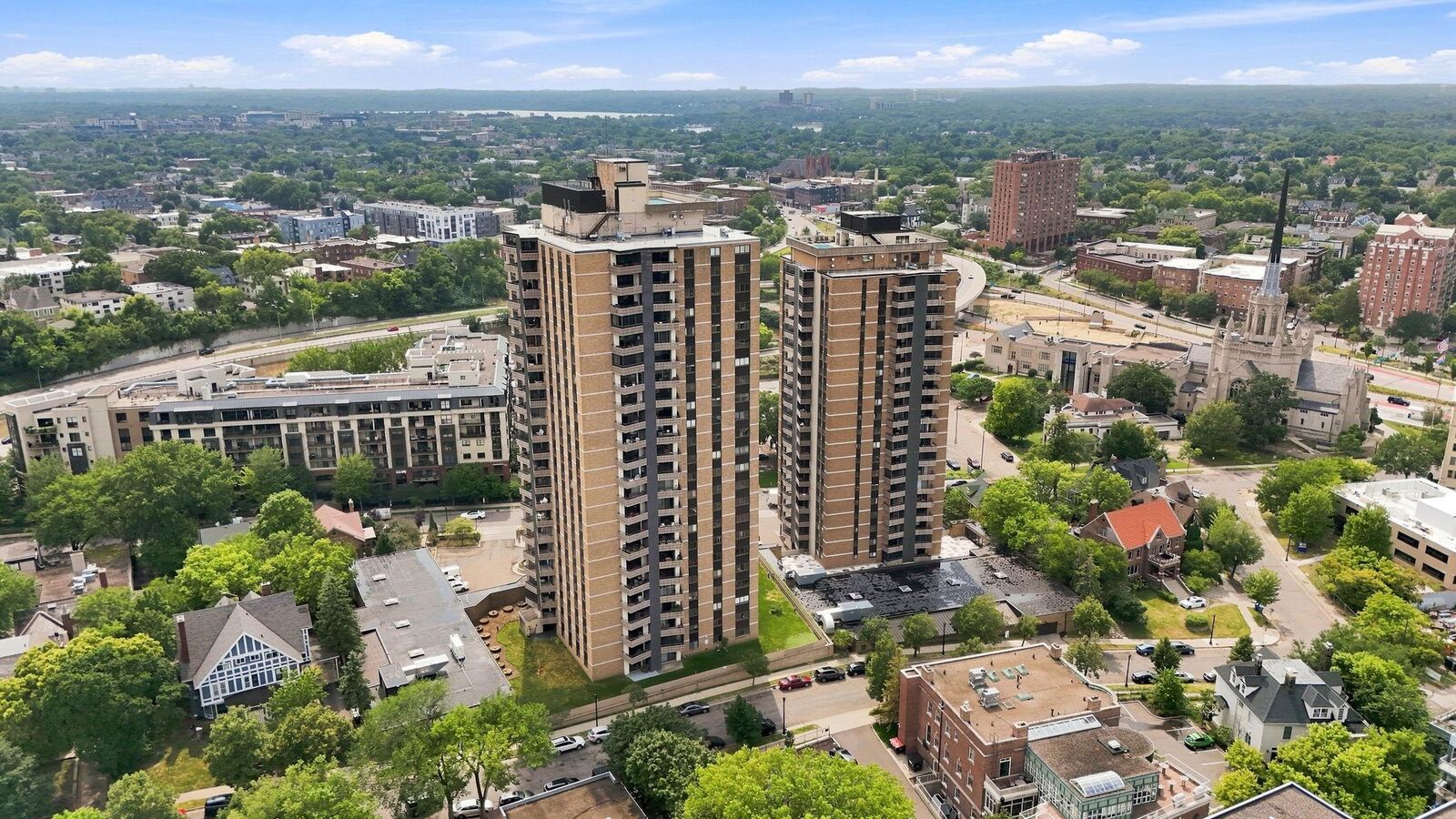 Property Photo: 410 Groveland Avenue 2003 MN 55403