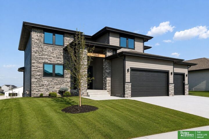 Property Photo: 11663 S 123rd Avenue NE 68046