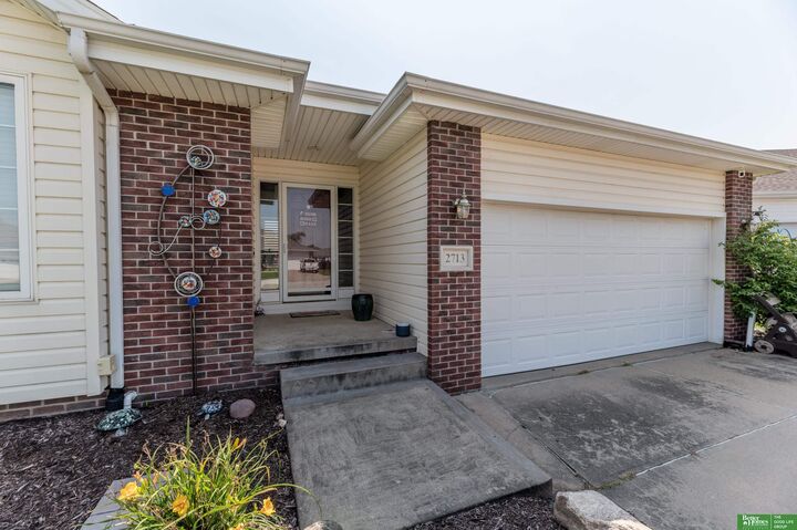 Property Photo:  2713 Lakeview Circle  NE 68048 
