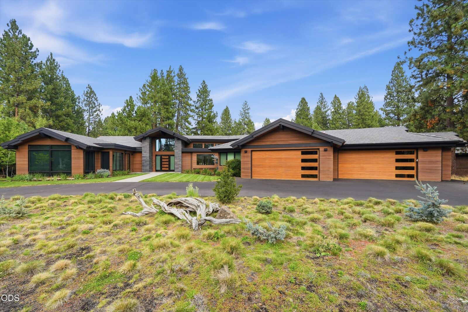 Property Photo: 61410 Tam McArthur Loop OR 97702