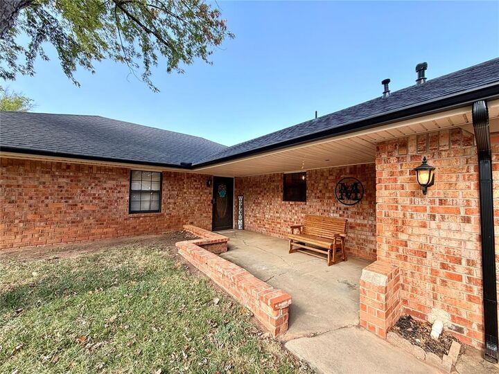 Property Photo:  2706 Timber Court  OK 73018 