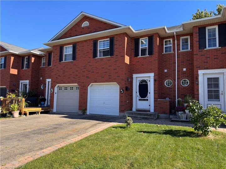 Property Photo:  42 Swayze Court  ON L0R 2A0 