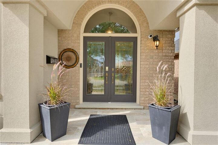 Property Photo:  11 Courtland Drive  ON N3R 7V8 