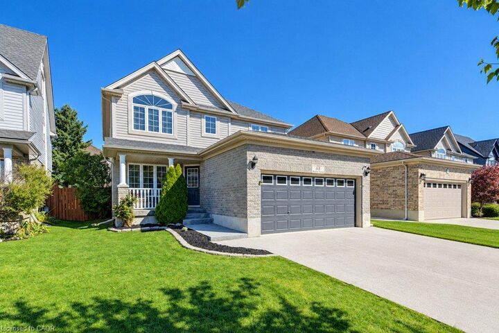 Property Photo:  88 Decaro Crescent  ON N3C 4N2 