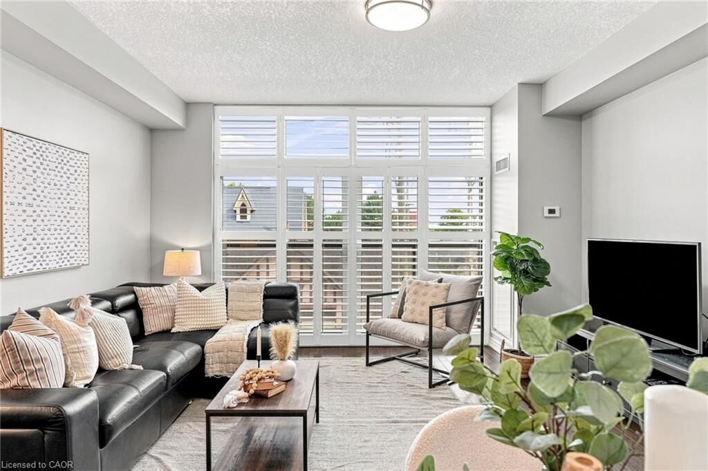Property Photo:  427 Aberdeen Avenue 105  ON L8P 2S4 