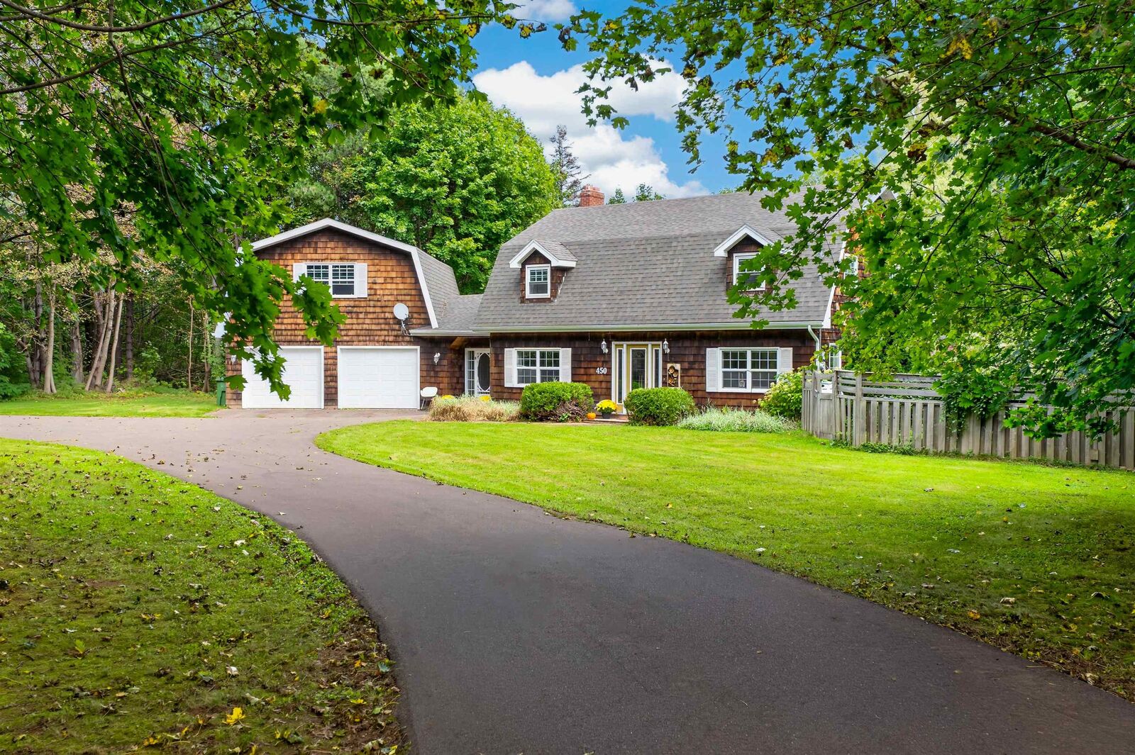 Property Photo:  450 South Drive  PE C1N 3Z4 