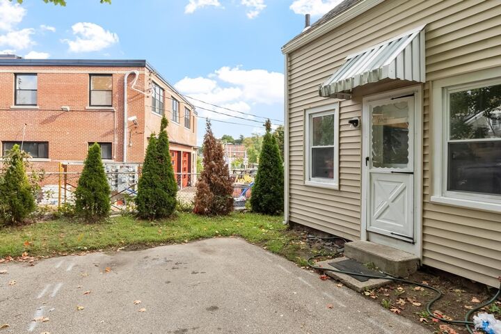 Property Photo:  5 Summer Street 5  MA 01754 