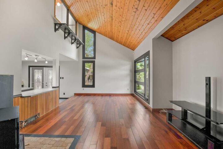 Property Photo:  130 Westview Drive  AB T4S 1H5 