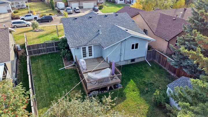 Property Photo:  6534 52 Avenue  AB T9X 1X6 